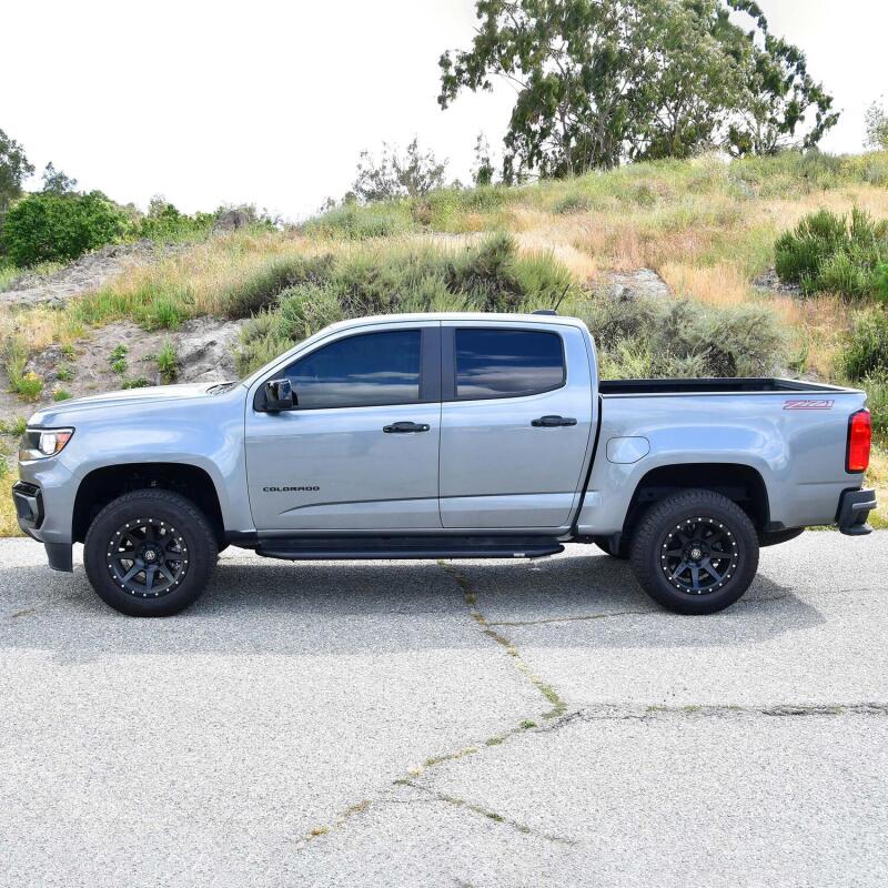 Westin 15-24 GMC Canyon Crew Cab Outlaw Running Boards