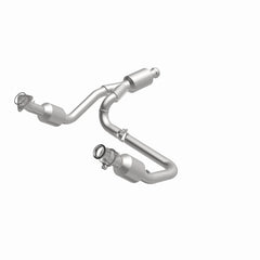 Magnaflow 14-15 Chevrolet Silverado 1500 Underbody 4.3L / 5.3L Direct-Fit Catalytic Converter