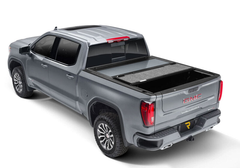 UnderCover 19-24 Chevy/GMC Silverado/Sierra 69.6in Fusion Bed Cover - Black