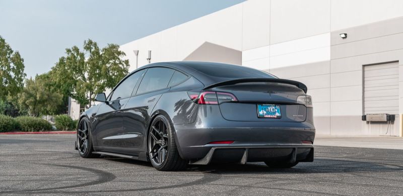 VR Aero 2018+ Tesla Model 3 Gloss Carbon Fiber Rear Diffuser