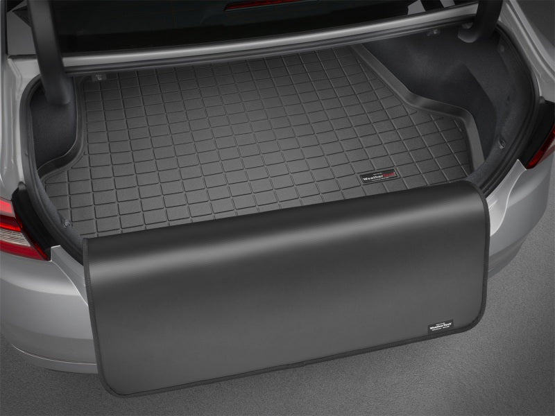 WeatherTech 06-10 Ford Explorer (w/ Optional 3rd Row) Cargo Liner w/ Bumper Protector - Black