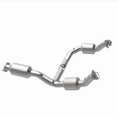 MagnaFlow 2021 Chevrolet Express 2500 4.3L Underbody Direct-Fit Catalytic Converter