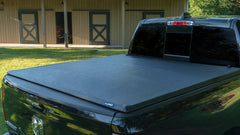 Lund 02-17 Dodge Ram 1500 (5.5ft. Bed) Genesis Tri-Fold Tonneau Cover - Black