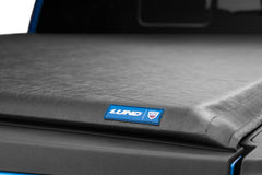 Lund 05-12 Dodge Dakota (6.5ft. Bed w/o Utility TRack) Genesis Roll Up Tonneau Cover - Black
